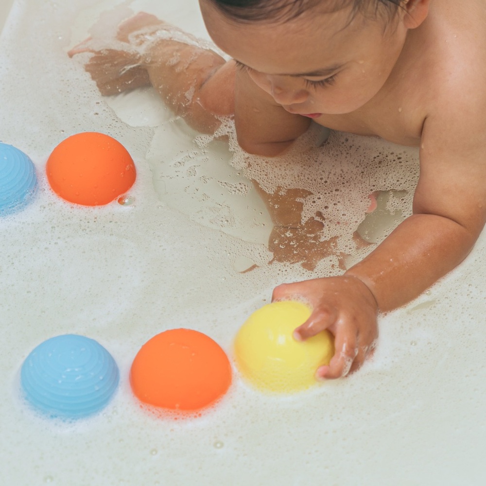 10-Piece Baby Bundle – mōmi Glass Bottles+Cleaning Tools+Silicone Sensory Balls - Picture 14 of 15